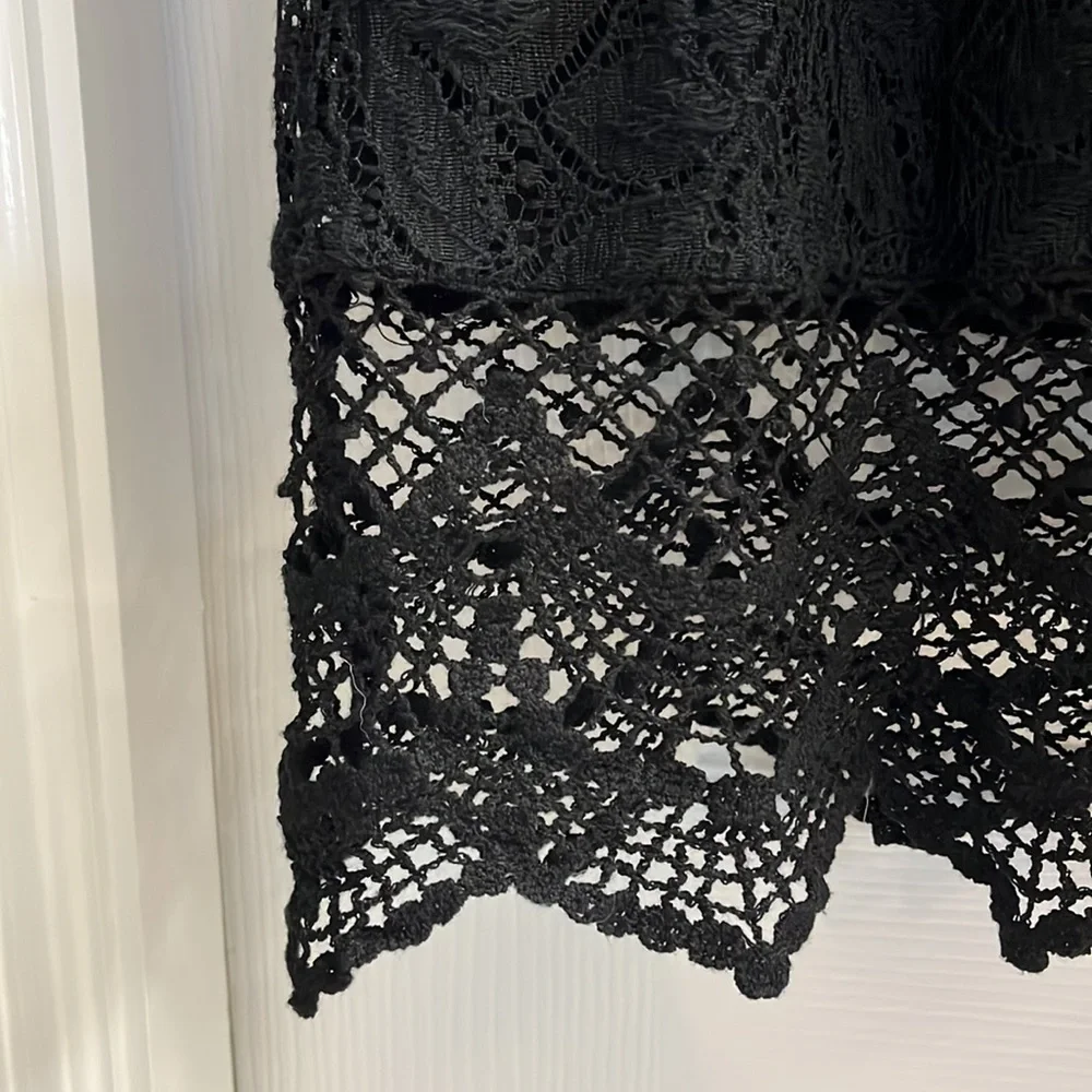 Lapis brand black lace dress- Large - Picture 4 of 7